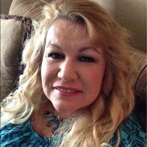 Meet your Posher, Dina